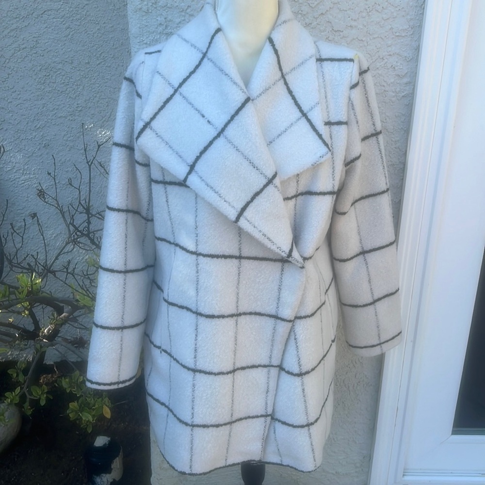 Billabong White & Black Plaid Boucle Wide Collar Jacket Women's Size S